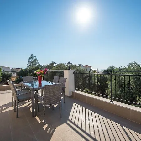 Serenity With Private Pool - 200m To Sea Or Villa *