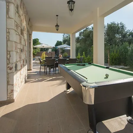 Villa Serenity With Private Pool - 200m To Sea Or *