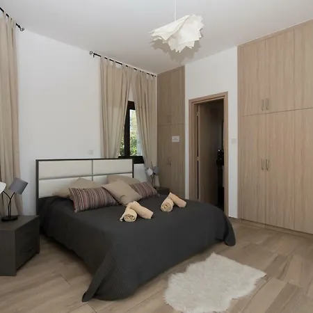 Serenity With Private Pool - 200m To Sea Or Villa Argaka